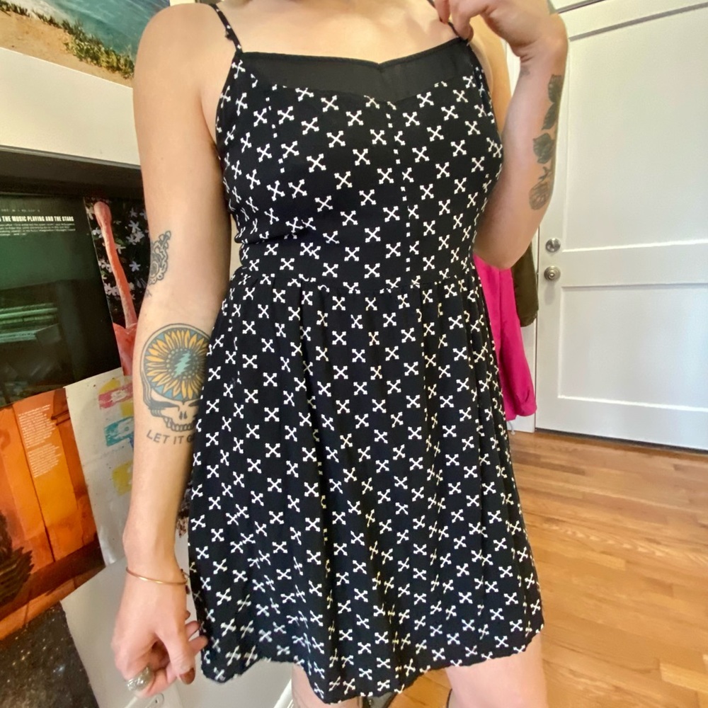Cross Patterned LBD